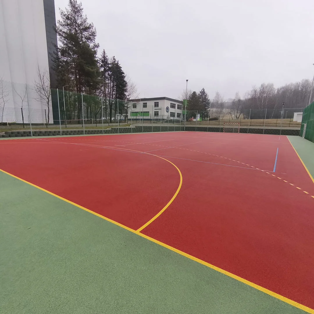 Záber na futbalové ihrisko.