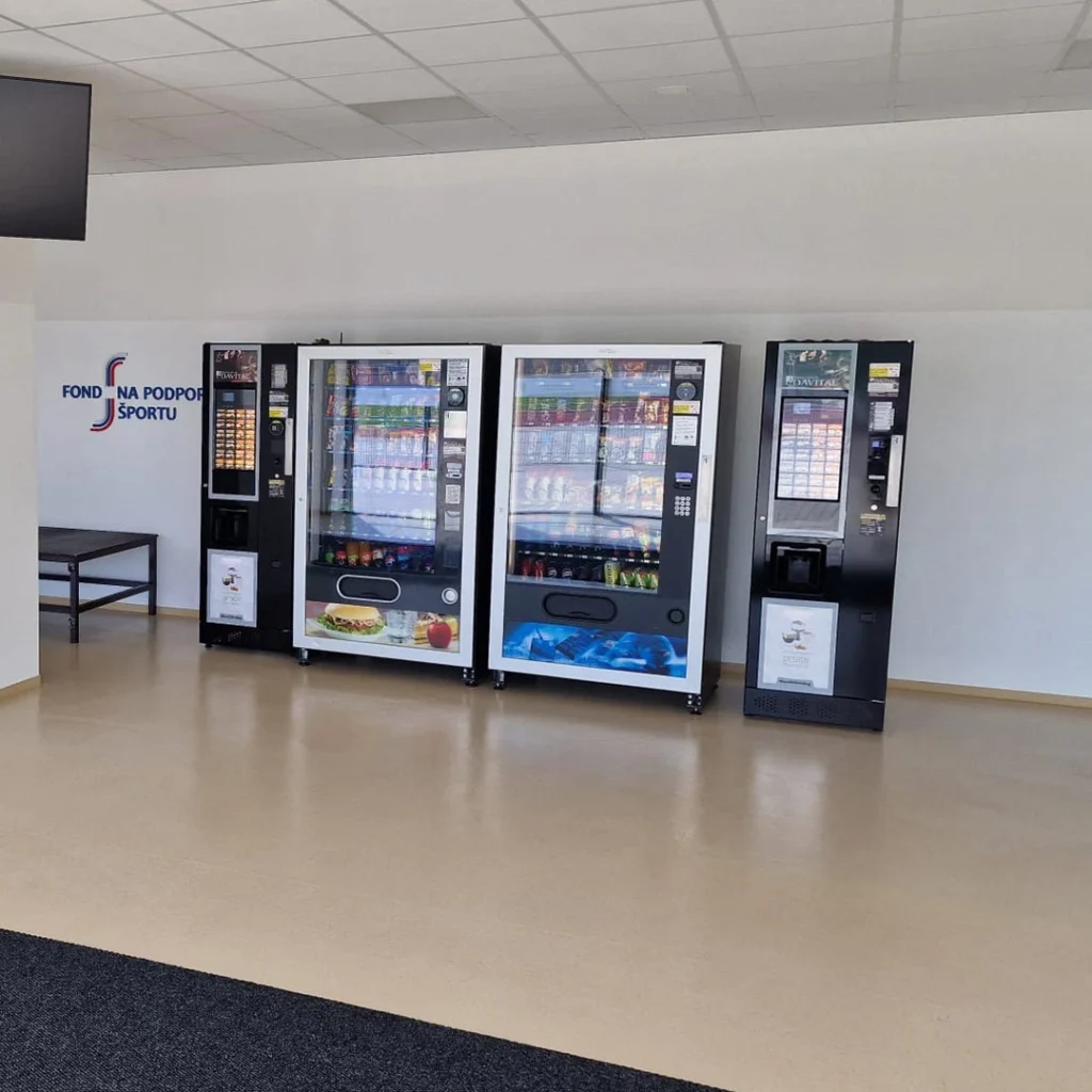Záber na predajné automaty v Športovom centre UNIZA.