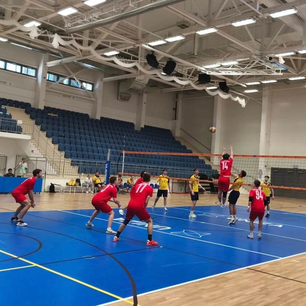 Volejbalový zápas na Športovom centre UNIZA.